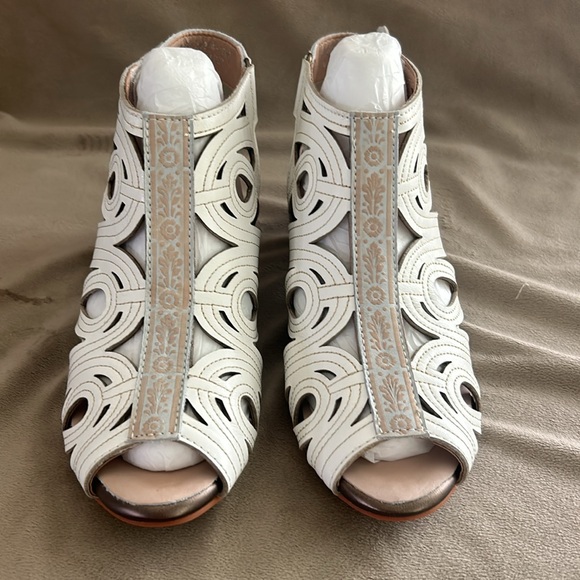 Spring Step - Picture 2 of 6